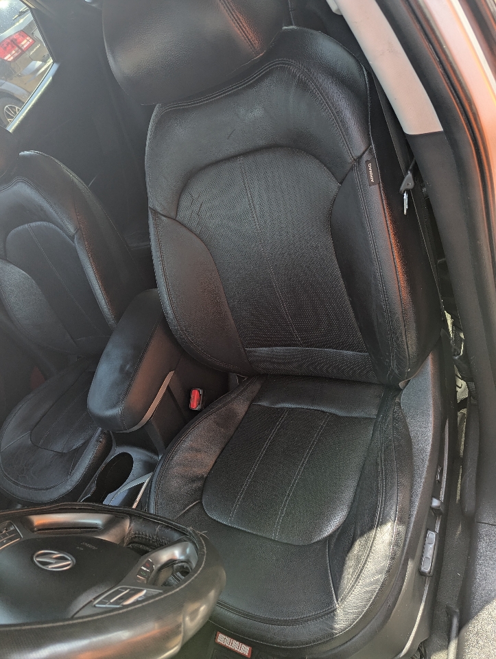 Hyundai Tucson GL Auto FWD 2012 Hyundai Tucson GL Auto FWD 2012