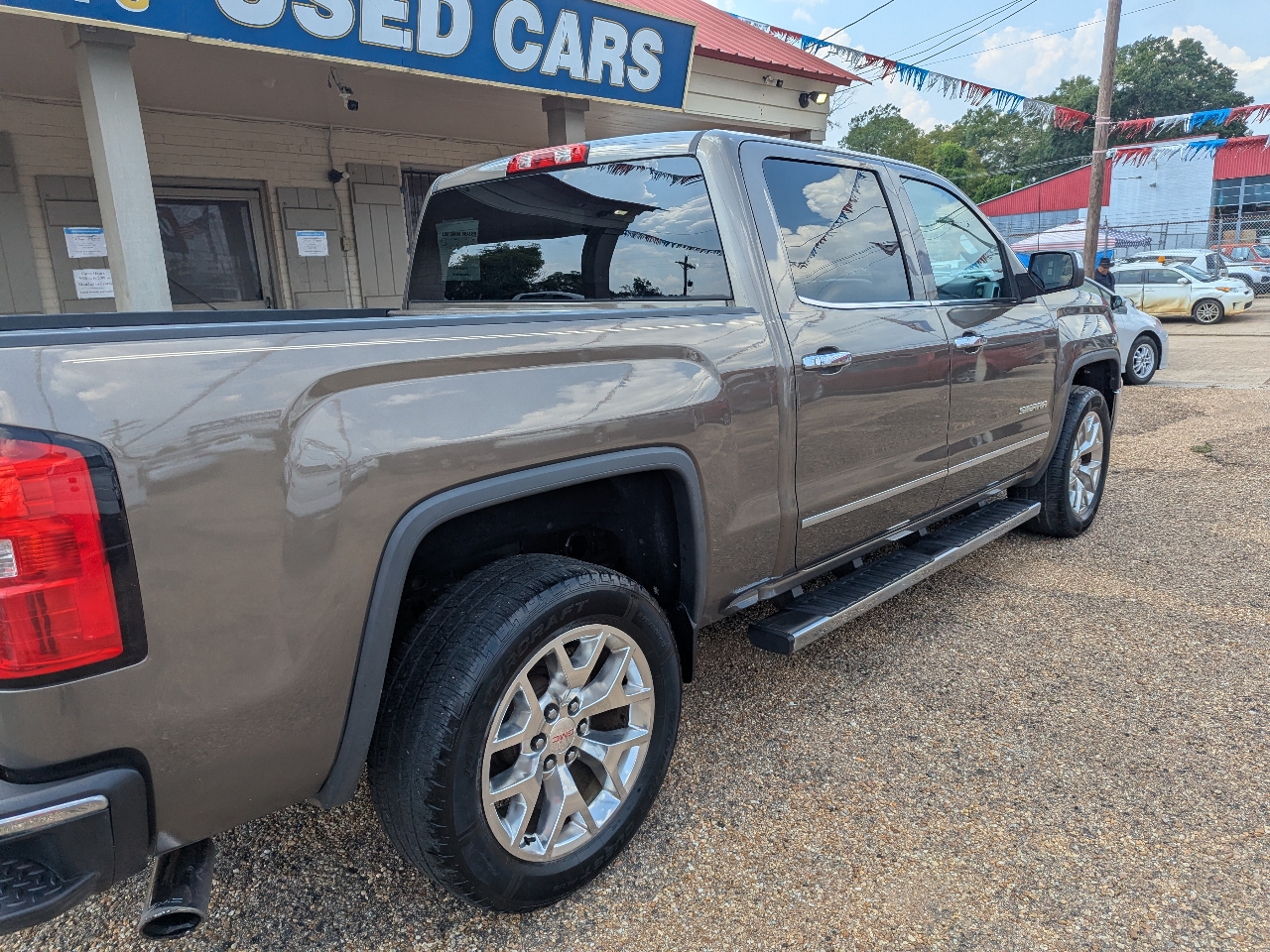 GMC Sierra 1500 2WD Crew Cab 143.5" SLT 2015 GMC Sierra 1500 2WD Crew Cab 143.5" SLT 2015
