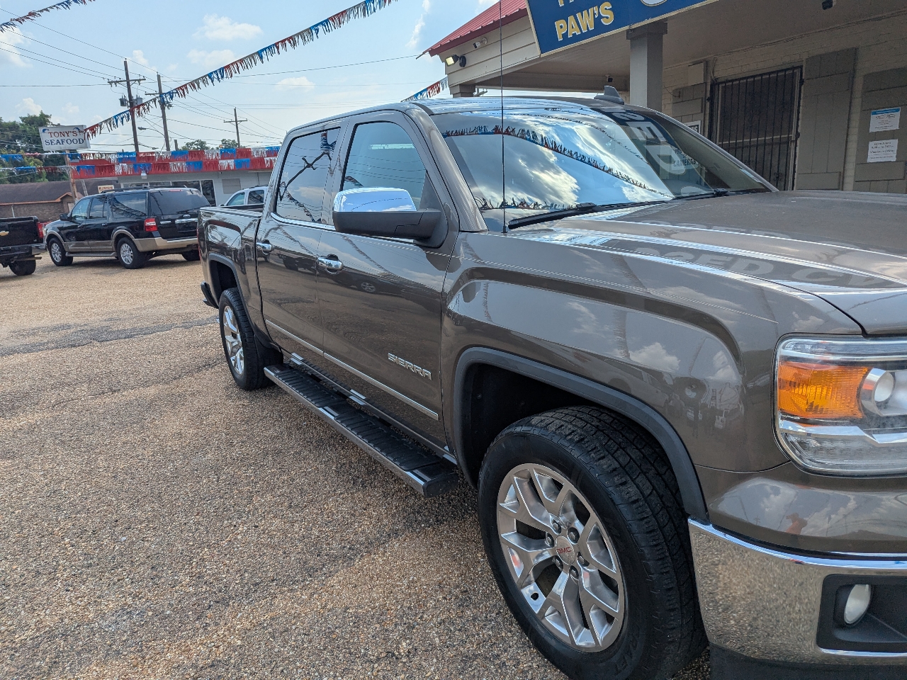 GMC Sierra 1500 2WD Crew Cab 143.5" SLT 2015 GMC Sierra 1500 2WD Crew Cab 143.5" SLT 2015