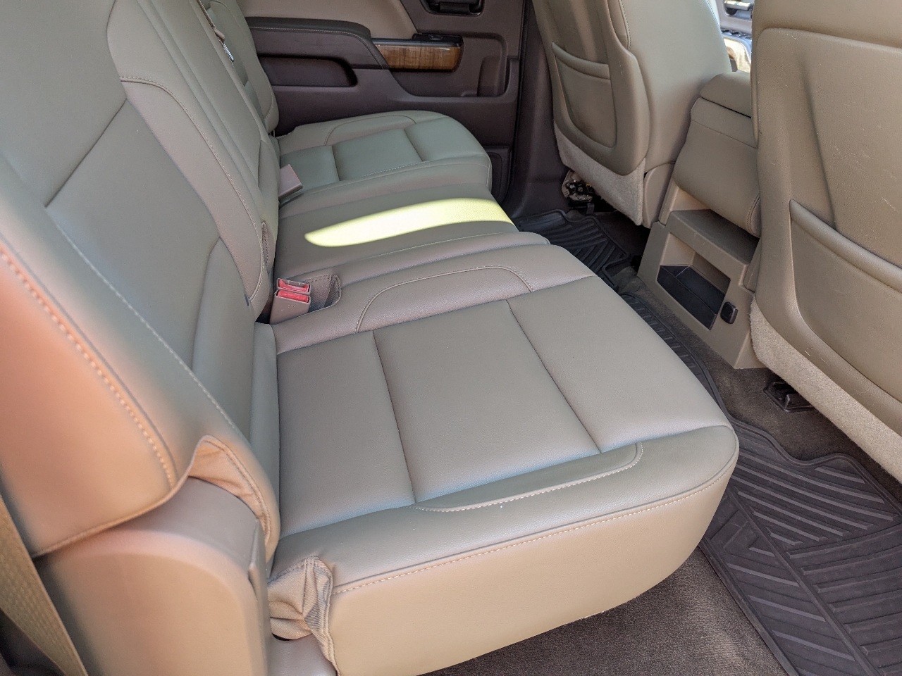 GMC Sierra 1500 2WD Crew Cab 143.5" SLT 2015 GMC Sierra 1500 2WD Crew Cab 143.5" SLT 2015