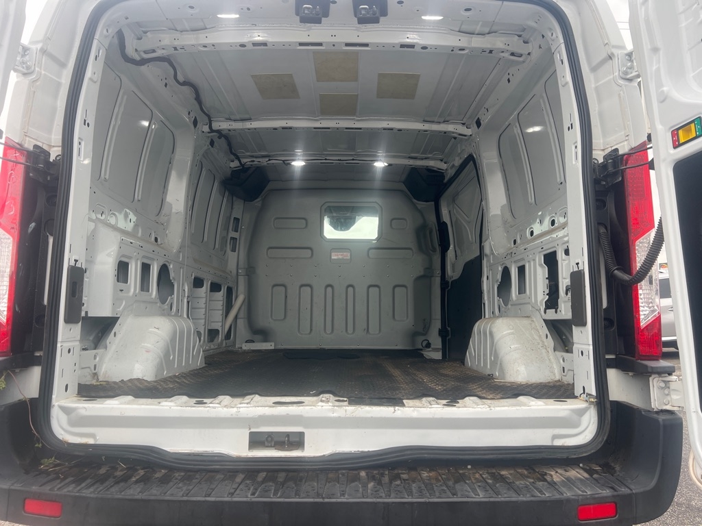 Ford Transit 250 Van Low Roof w/Sliding Pass. 130-in. WB 2020