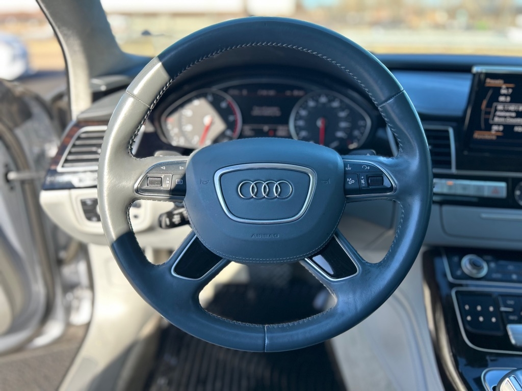 Audi A8 L 4.0T quattro 2015