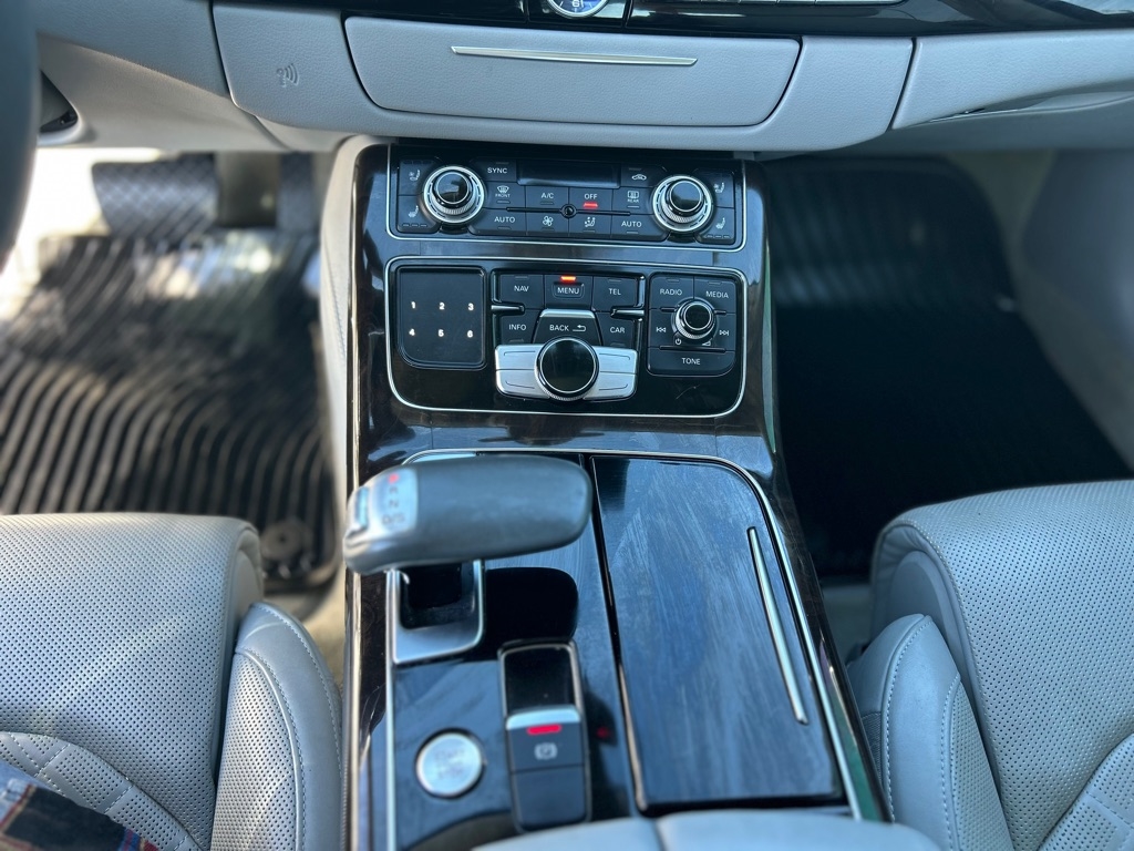 Audi A8 L 4.0T quattro 2015