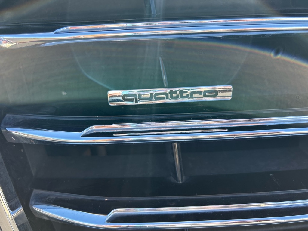 Audi A8 L 4.0T quattro 2015