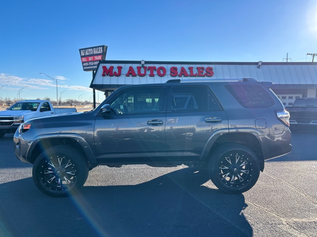 Toyota 4Runner SR5 2WD 2016
