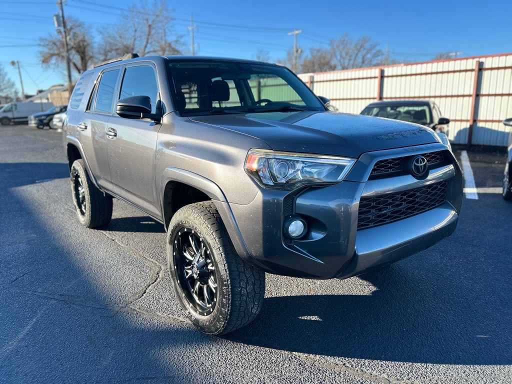 Toyota 4Runner SR5 2WD 2016
