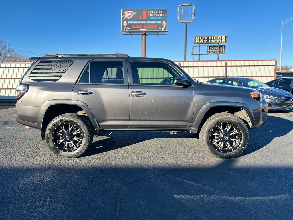 Toyota 4Runner SR5 2WD 2016