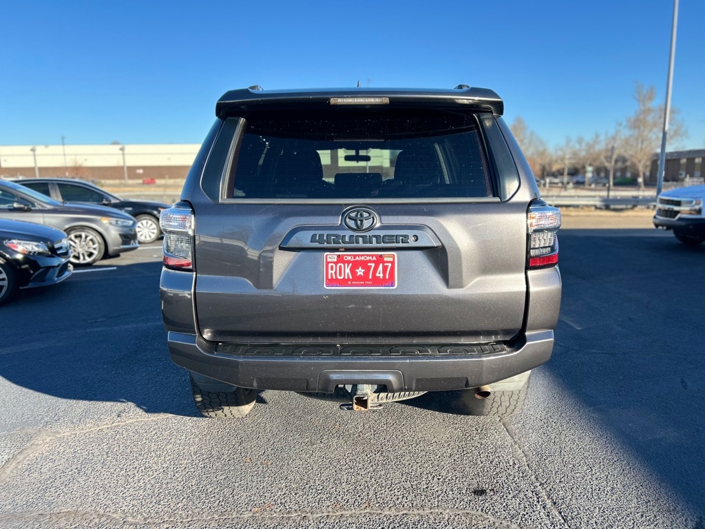 Toyota 4Runner SR5 2WD 2016