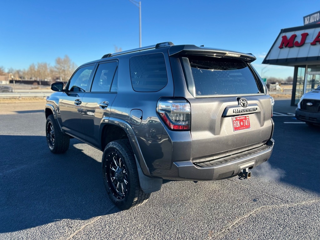 Toyota 4Runner SR5 2WD 2016
