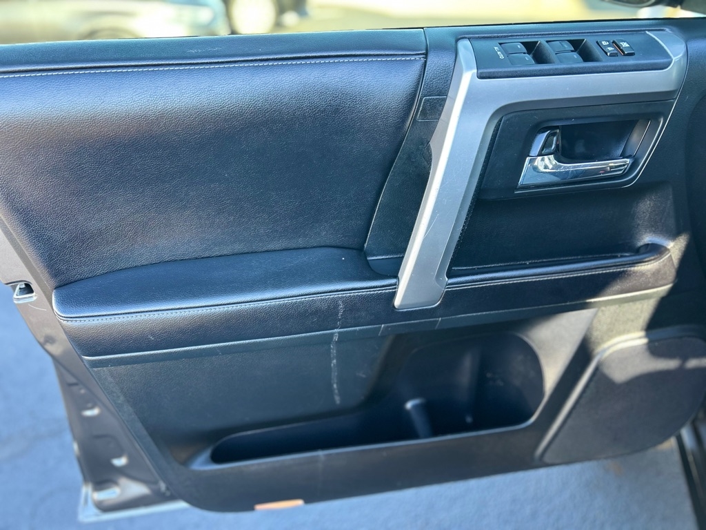 Toyota 4Runner SR5 2WD 2016