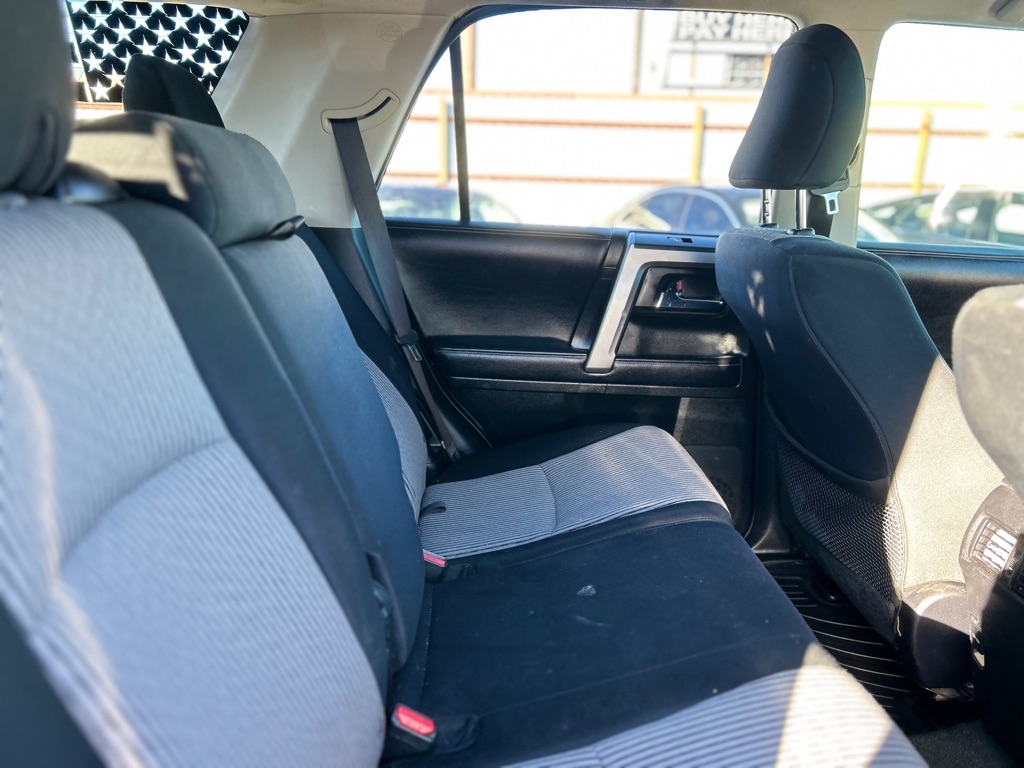 Toyota 4Runner SR5 2WD 2016