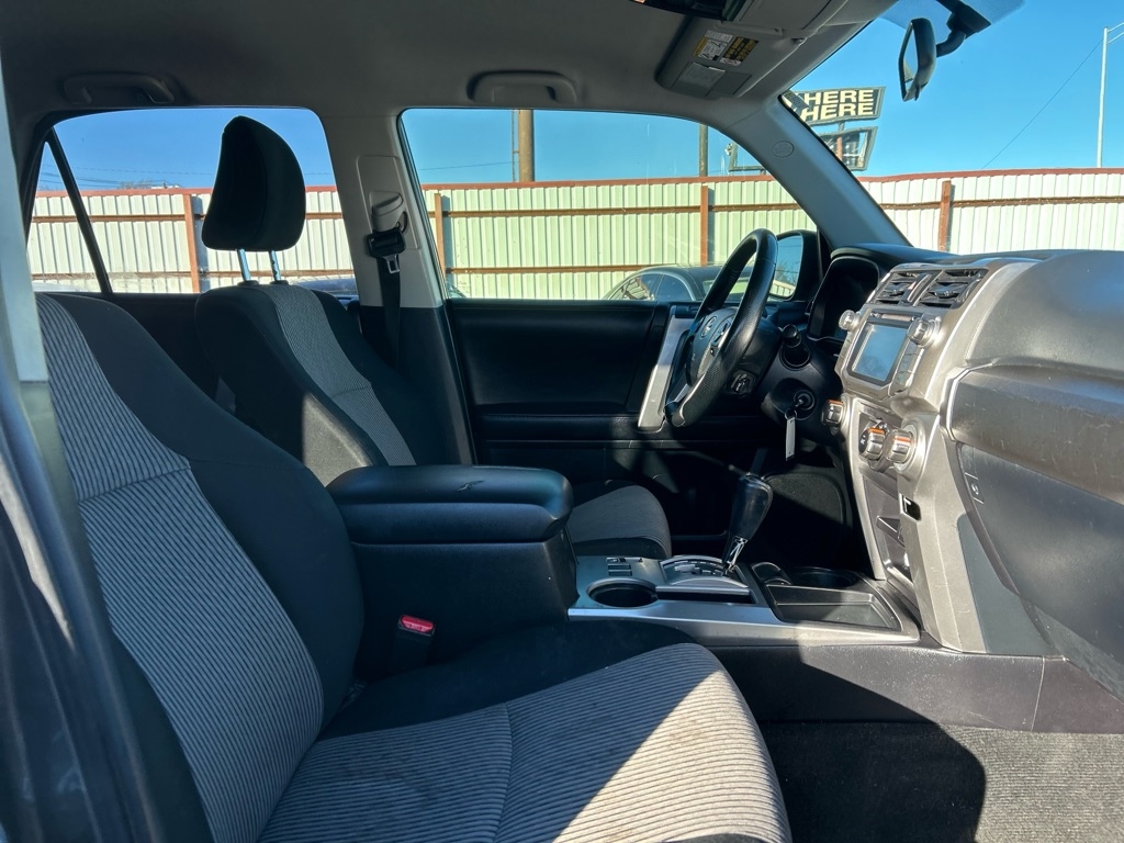 Toyota 4Runner SR5 2WD 2016