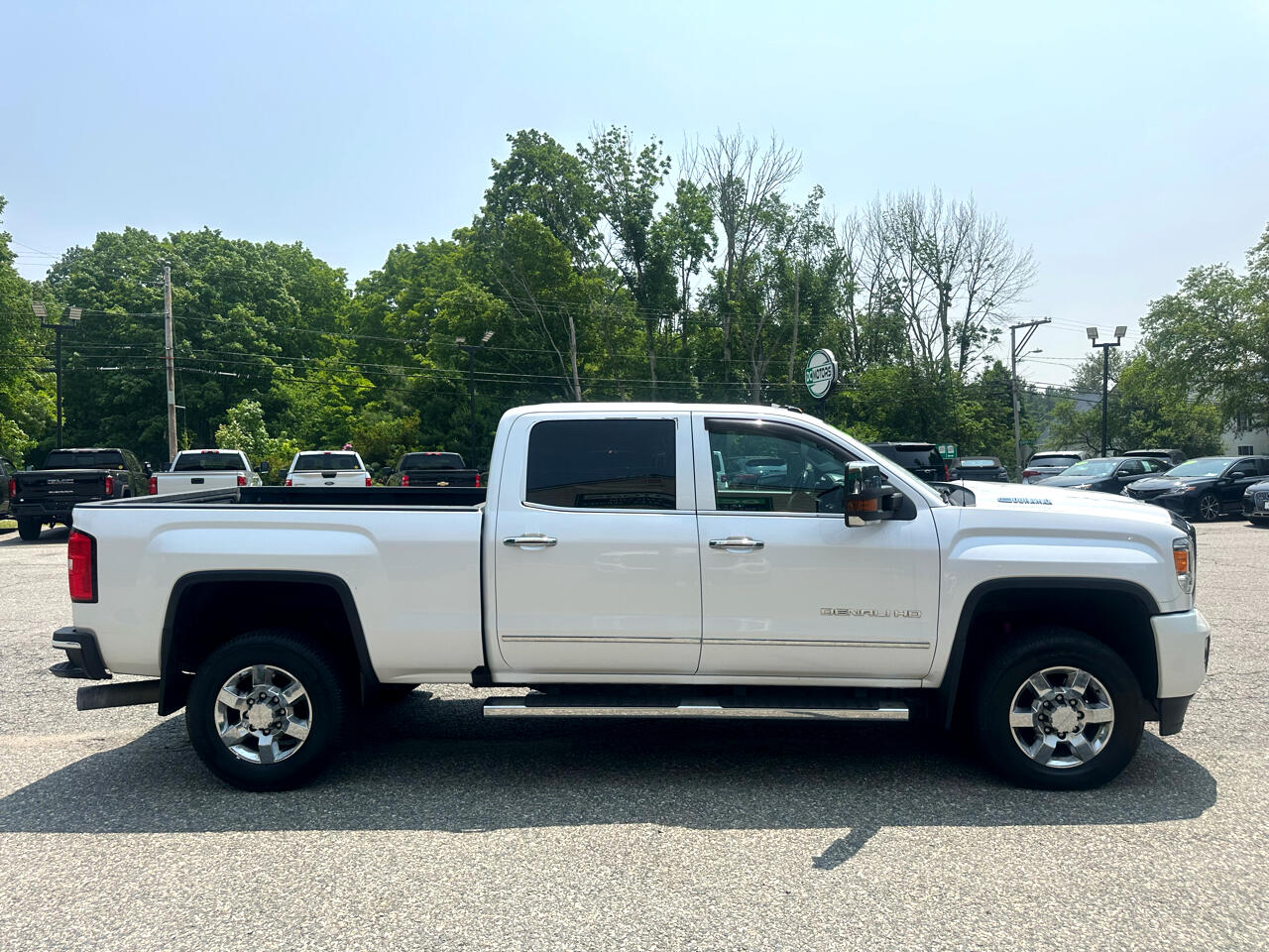GMC Sierra 2500HD 4WD Crew Cab 153.7" Denali 2018 GMC Sierra 2500HD 4WD Crew Cab 153.7" Denali 2018