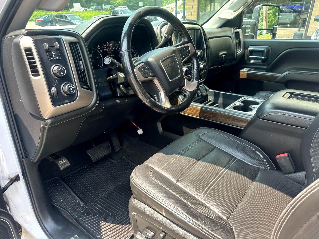GMC Sierra 2500HD 4WD Crew Cab 153.7" Denali 2018 GMC Sierra 2500HD 4WD Crew Cab 153.7" Denali 2018