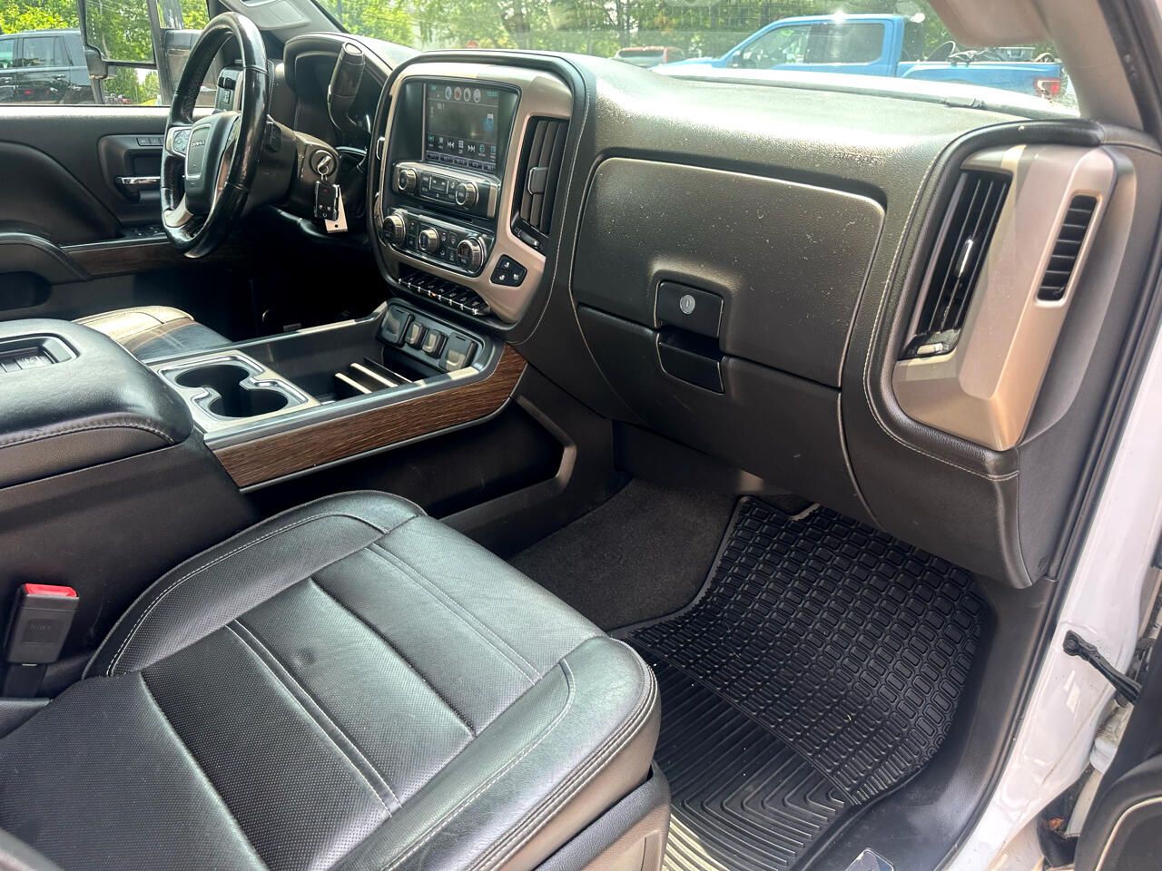 GMC Sierra 2500HD 4WD Crew Cab 153.7" Denali 2018 GMC Sierra 2500HD 4WD Crew Cab 153.7" Denali 2018