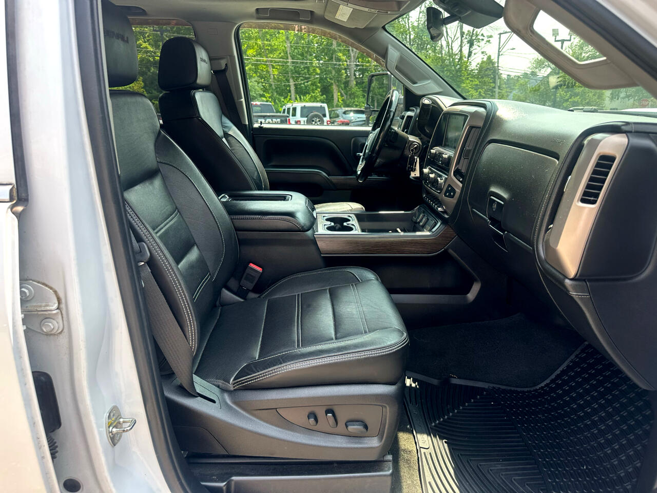 GMC Sierra 2500HD 4WD Crew Cab 153.7" Denali 2018 GMC Sierra 2500HD 4WD Crew Cab 153.7" Denali 2018