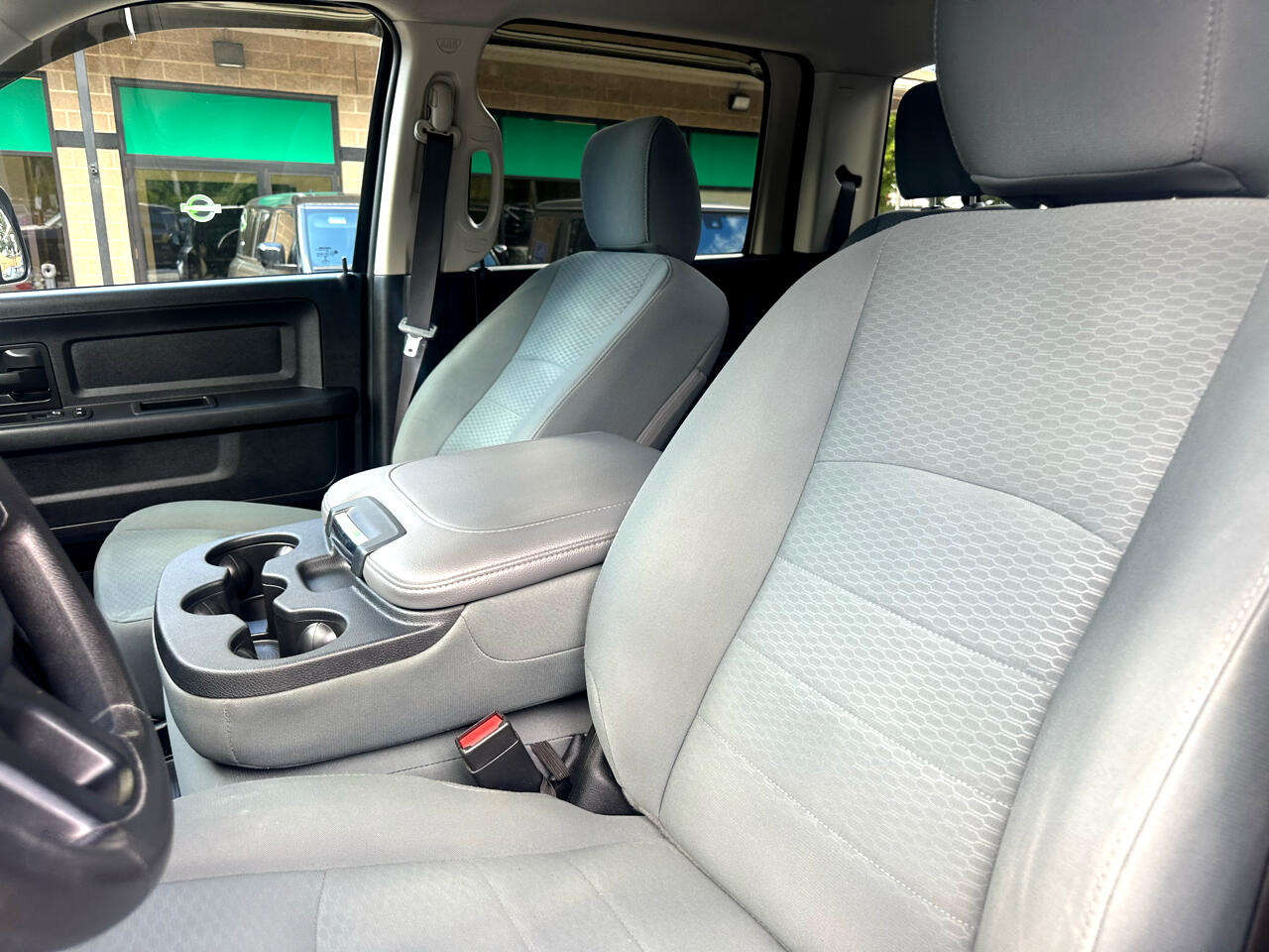 RAM 2500 4WD Crew Cab 149" Tradesman 2016 RAM 2500 4WD Crew Cab 149" Tradesman 2016