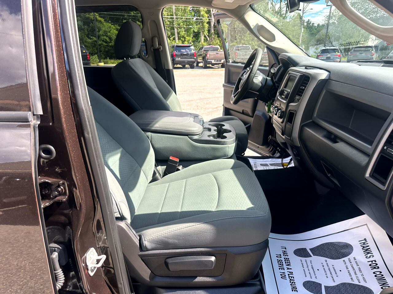 RAM 2500 4WD Crew Cab 149" Tradesman 2016 RAM 2500 4WD Crew Cab 149" Tradesman 2016