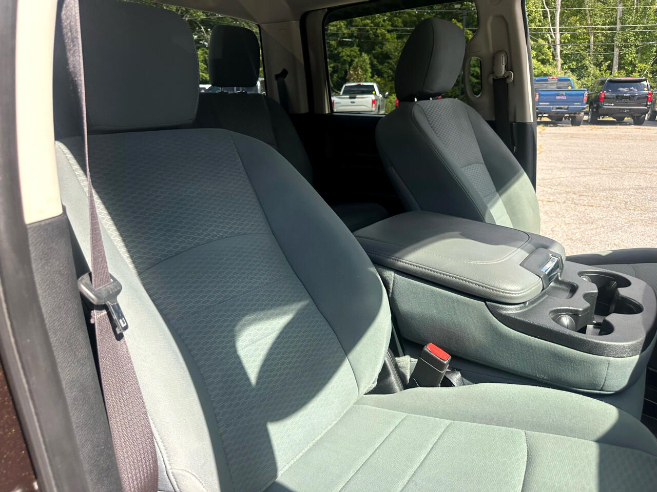 RAM 2500 4WD Crew Cab 149" Tradesman 2016 RAM 2500 4WD Crew Cab 149" Tradesman 2016