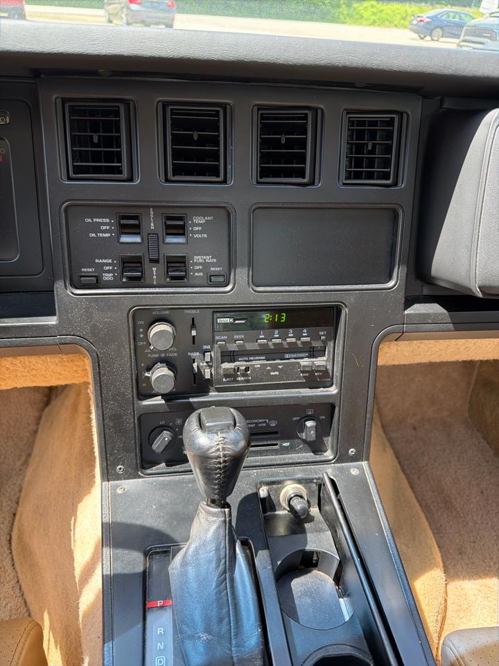 Chevrolet Corvette 2dr Hatchback Coupe 1985