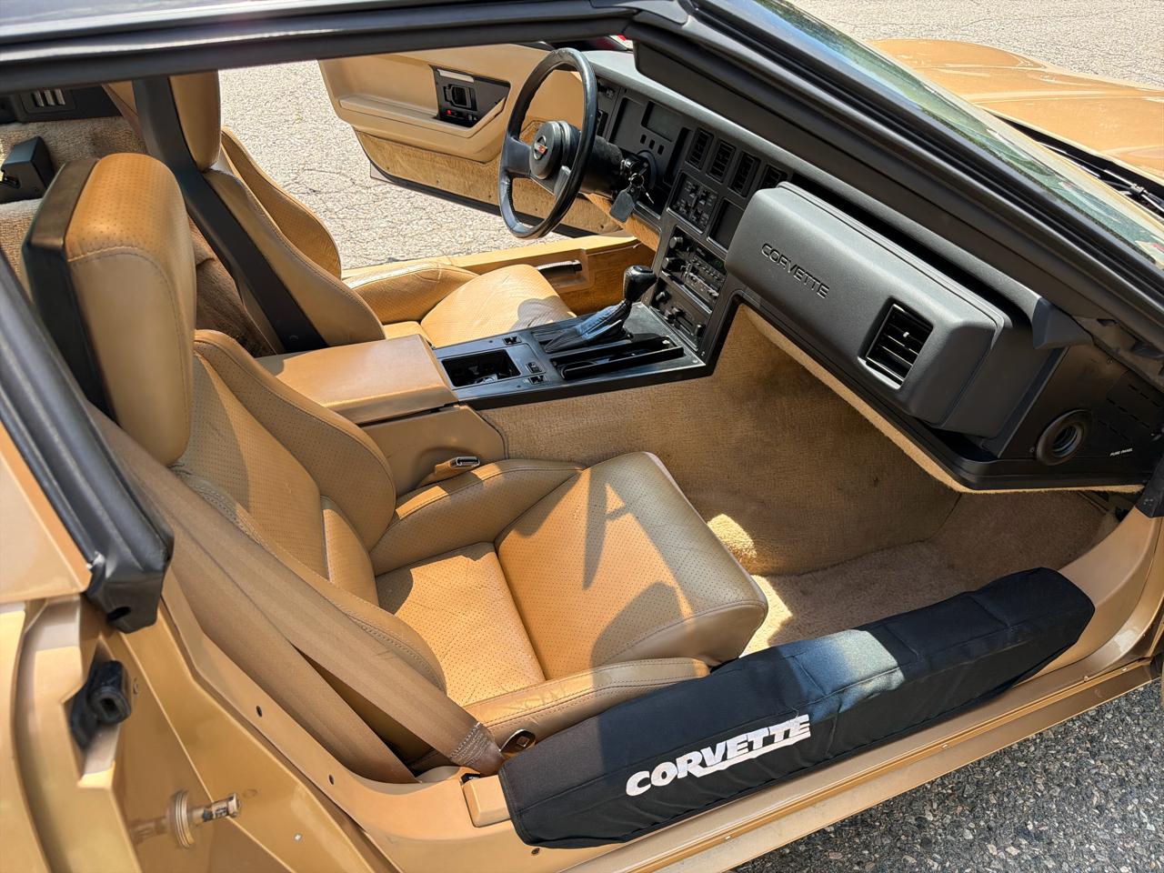 Chevrolet Corvette 2dr Hatchback Coupe 1985