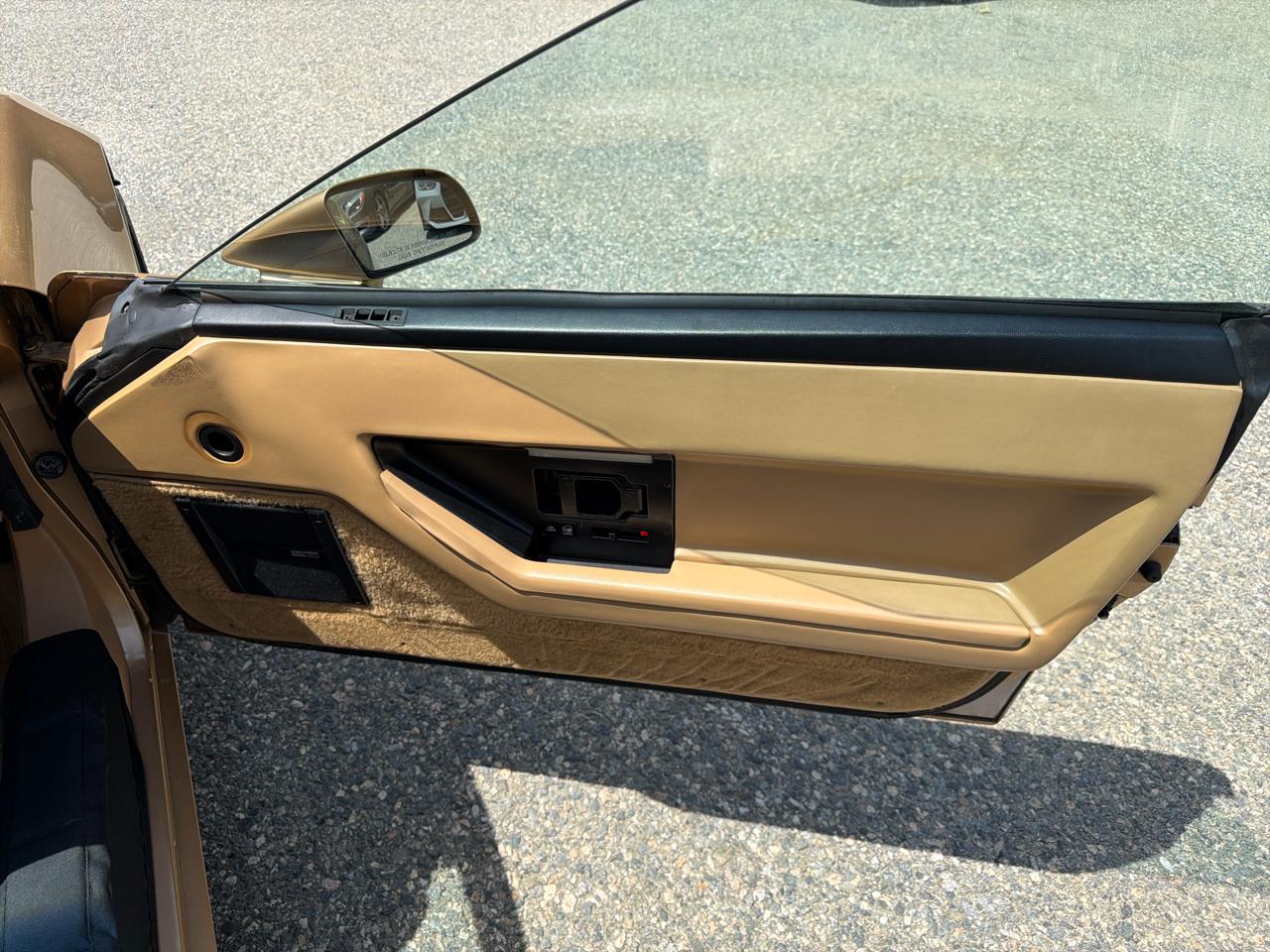 Chevrolet Corvette 2dr Hatchback Coupe 1985