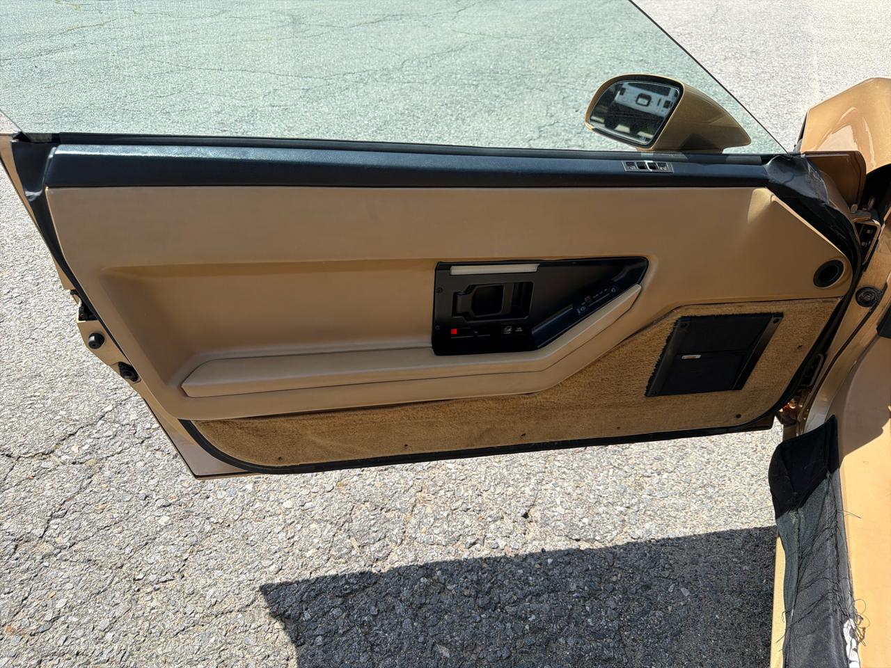 Chevrolet Corvette 2dr Hatchback Coupe 1985