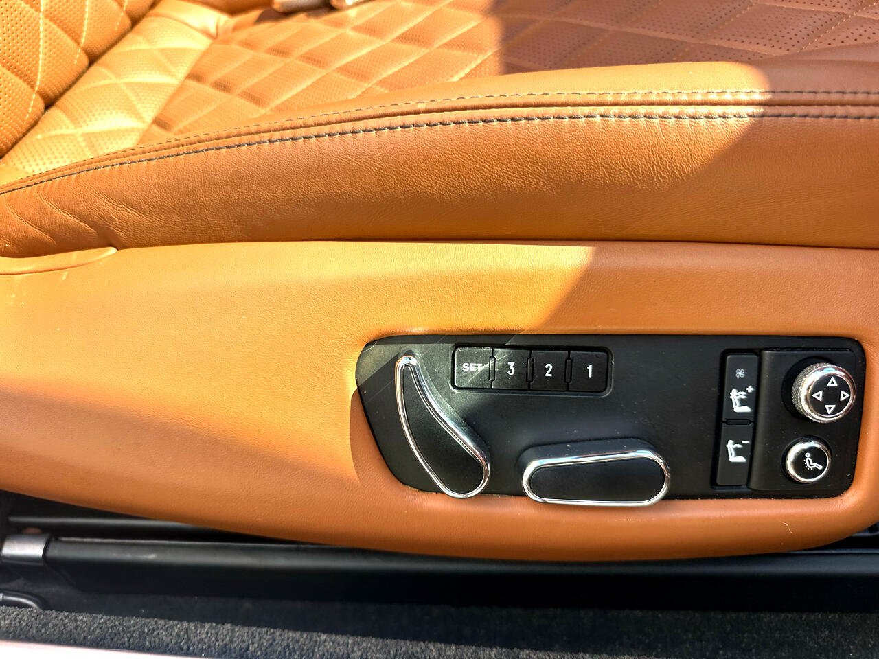 2016 Bentley Continental GTC photo 23