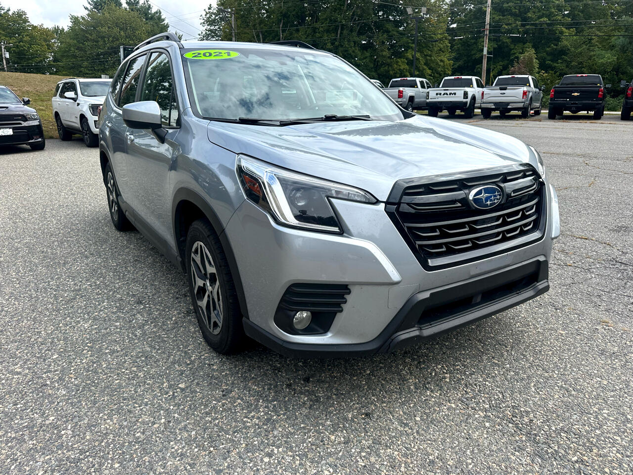 2022 Subaru Forester Premium photo 4