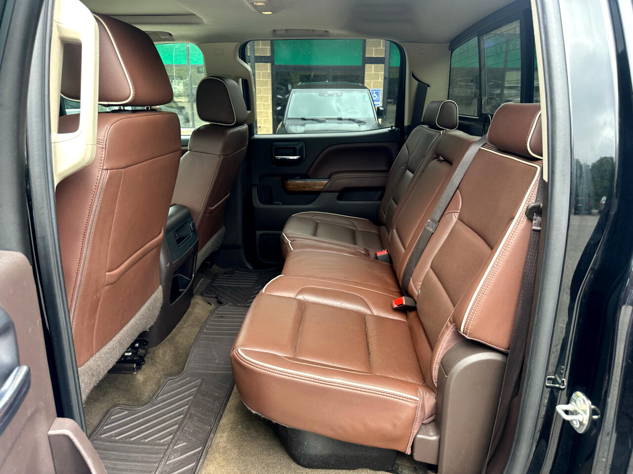 Chevrolet Silverado 2500HD 4WD Crew Cab 153.7" High Country 2017 Chevrolet Silverado 2500HD 4WD Crew Cab 153.7" High Country 2017
