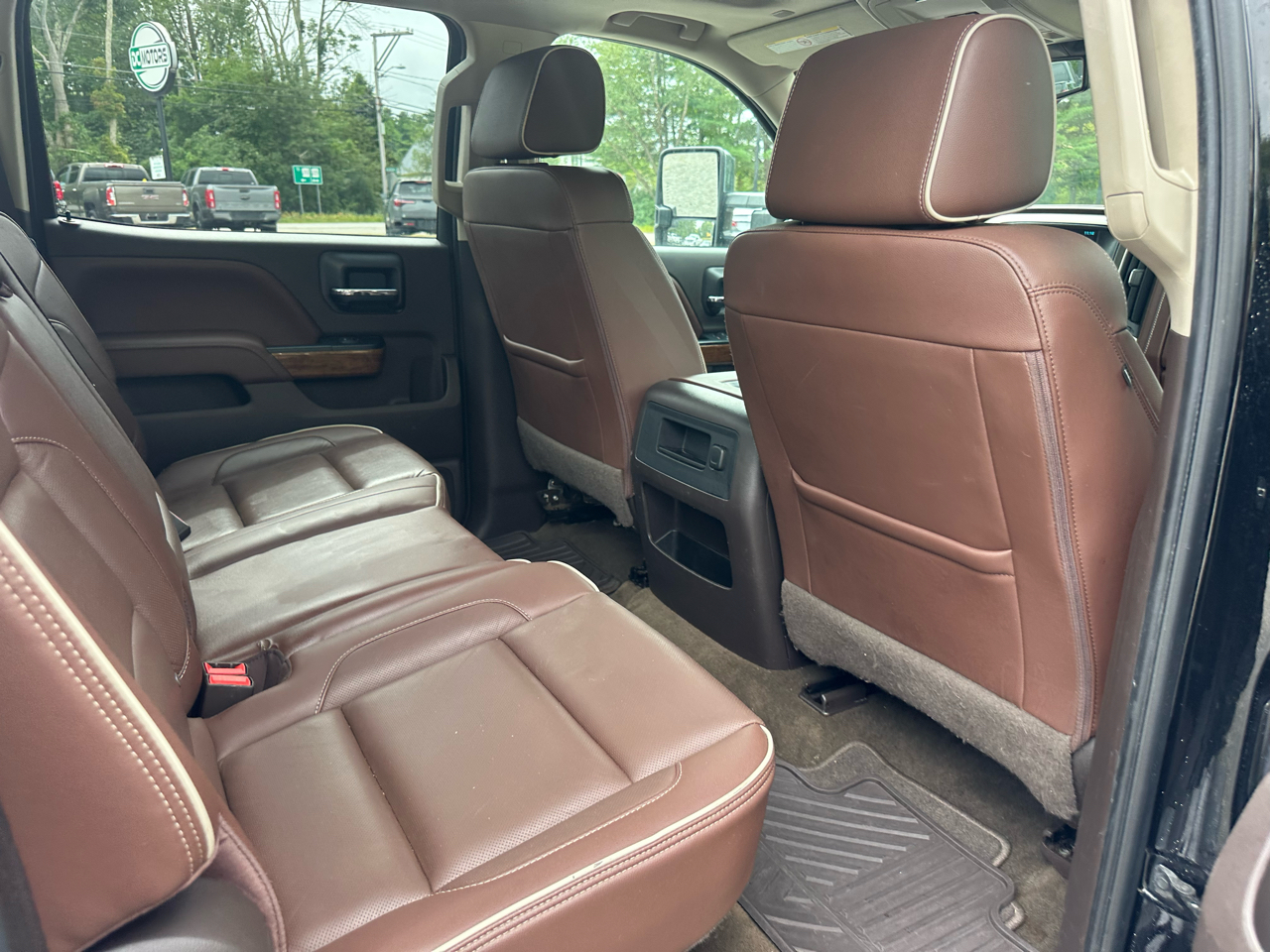 Chevrolet Silverado 2500HD 4WD Crew Cab 153.7" High Country 2017 Chevrolet Silverado 2500HD 4WD Crew Cab 153.7" High Country 2017