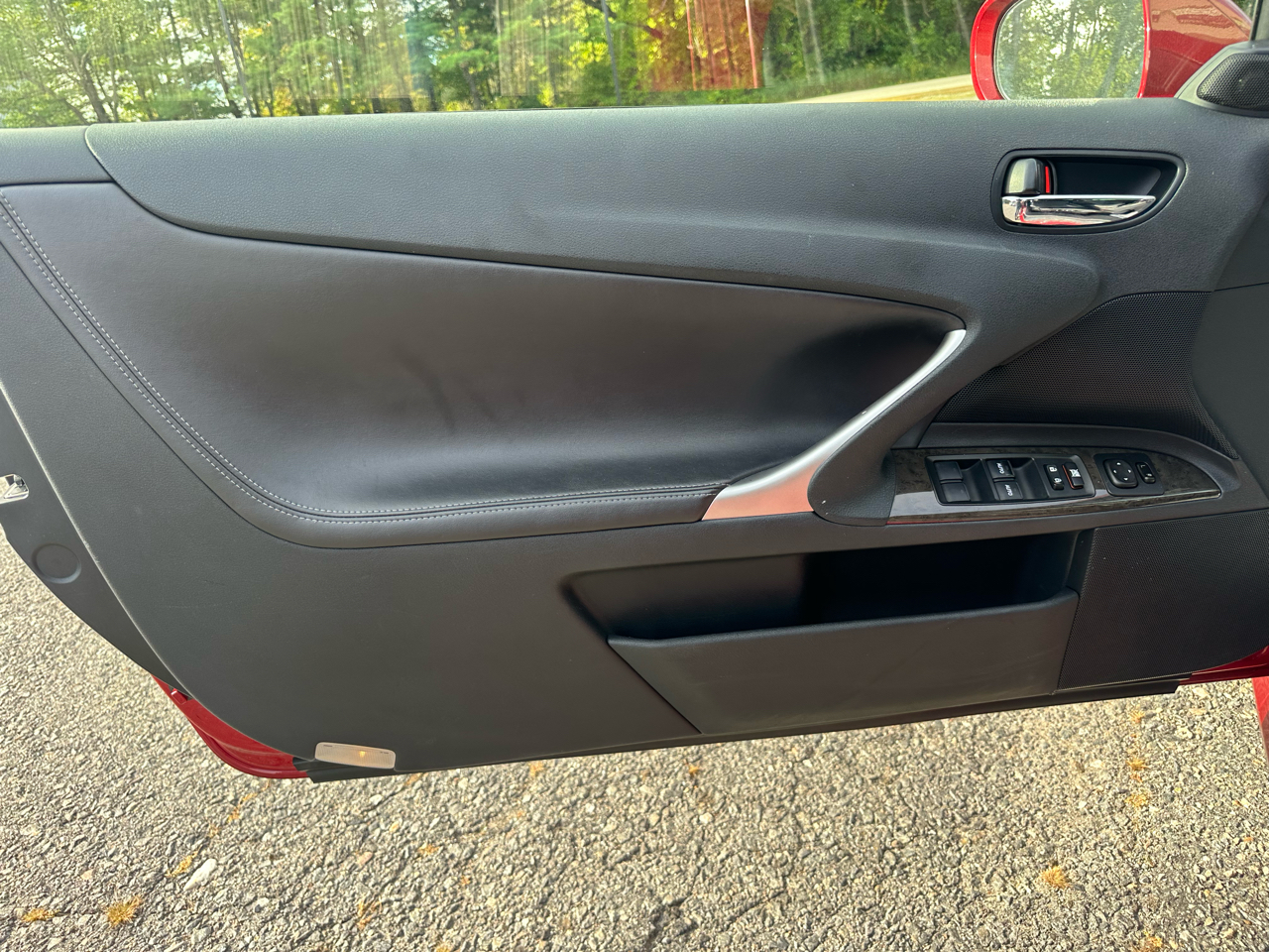 2015 Lexus IS 250C photo 3