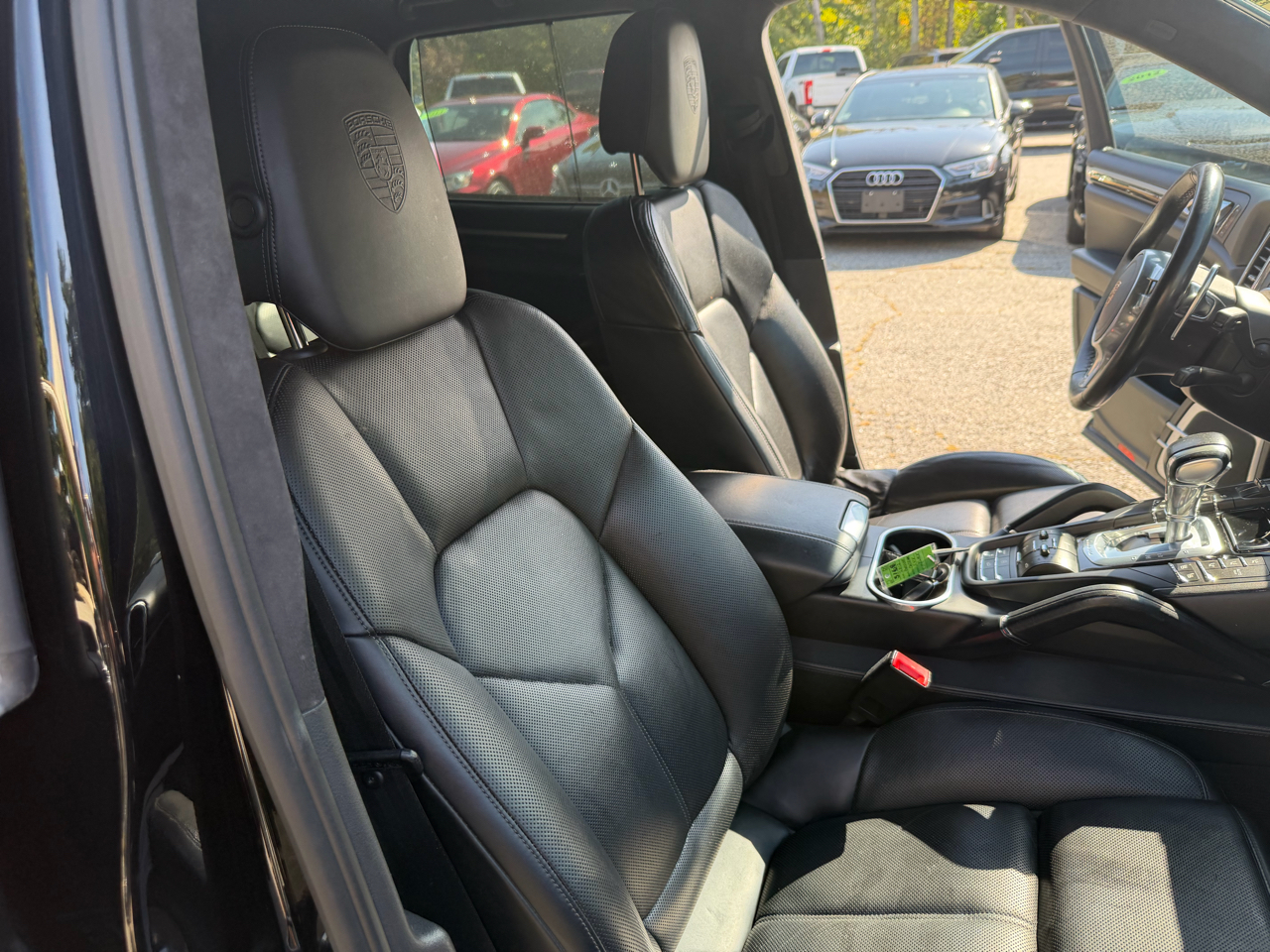 Porsche Cayenne AWD 4dr Turbo 2012 Porsche Cayenne AWD 4dr Turbo 2012