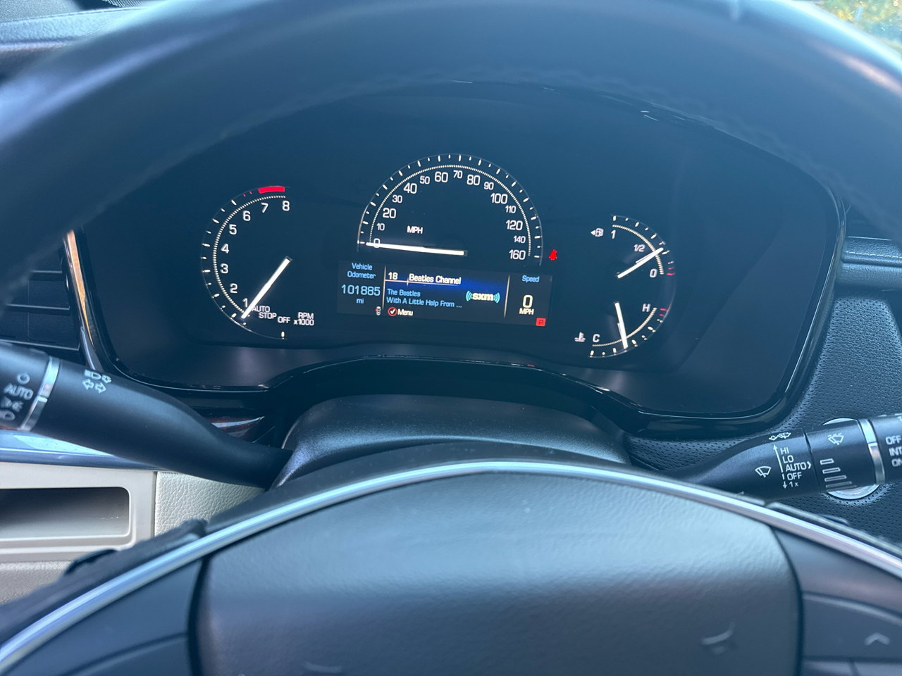2018 Cadillac XT5 Luxury photo 2