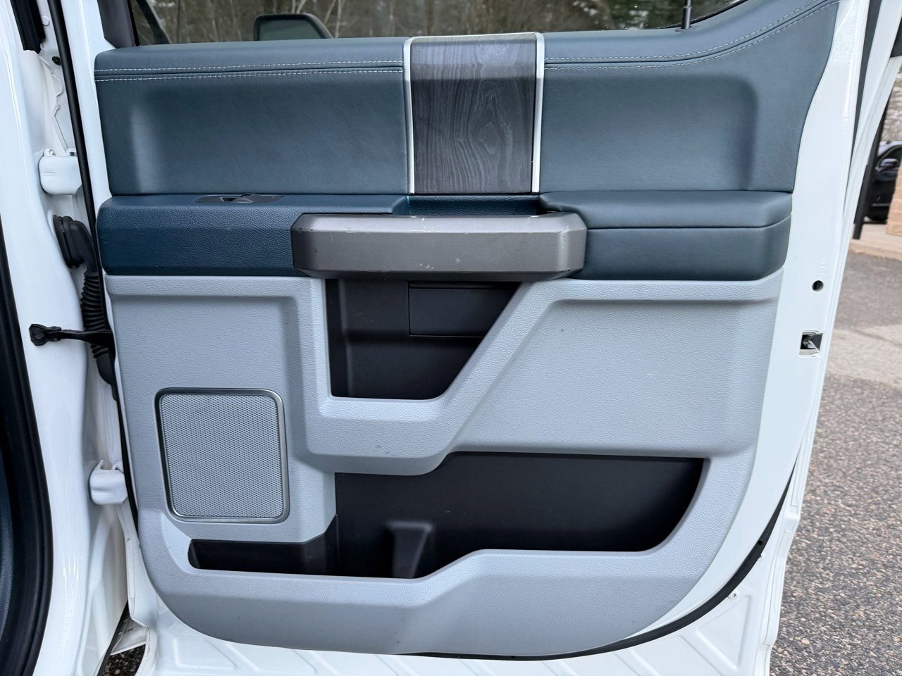 Ford Super Duty F-350 SRW Limited 4WD Crew Cab 6.75' Box 2022