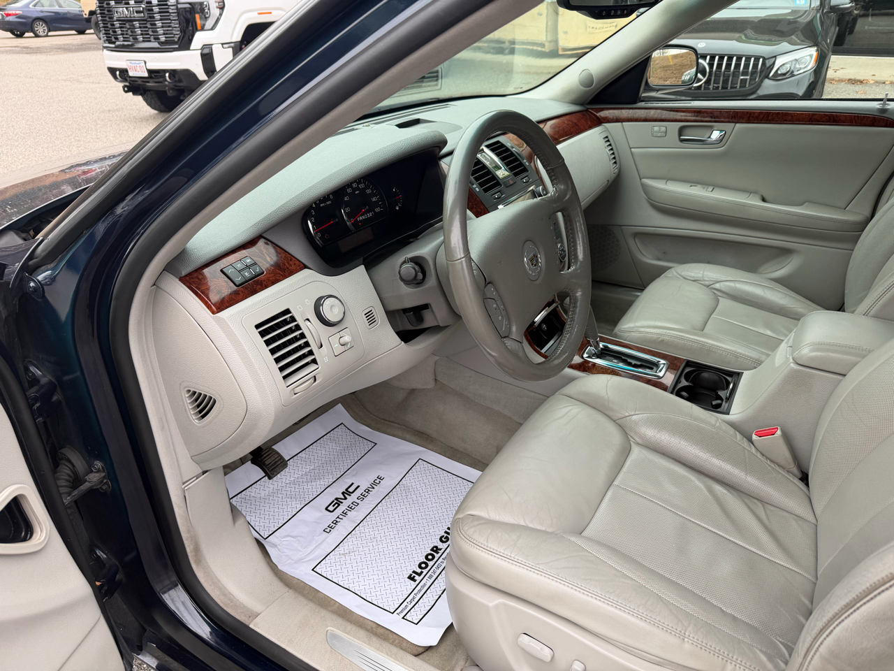 2006 Cadillac DTS photo 4