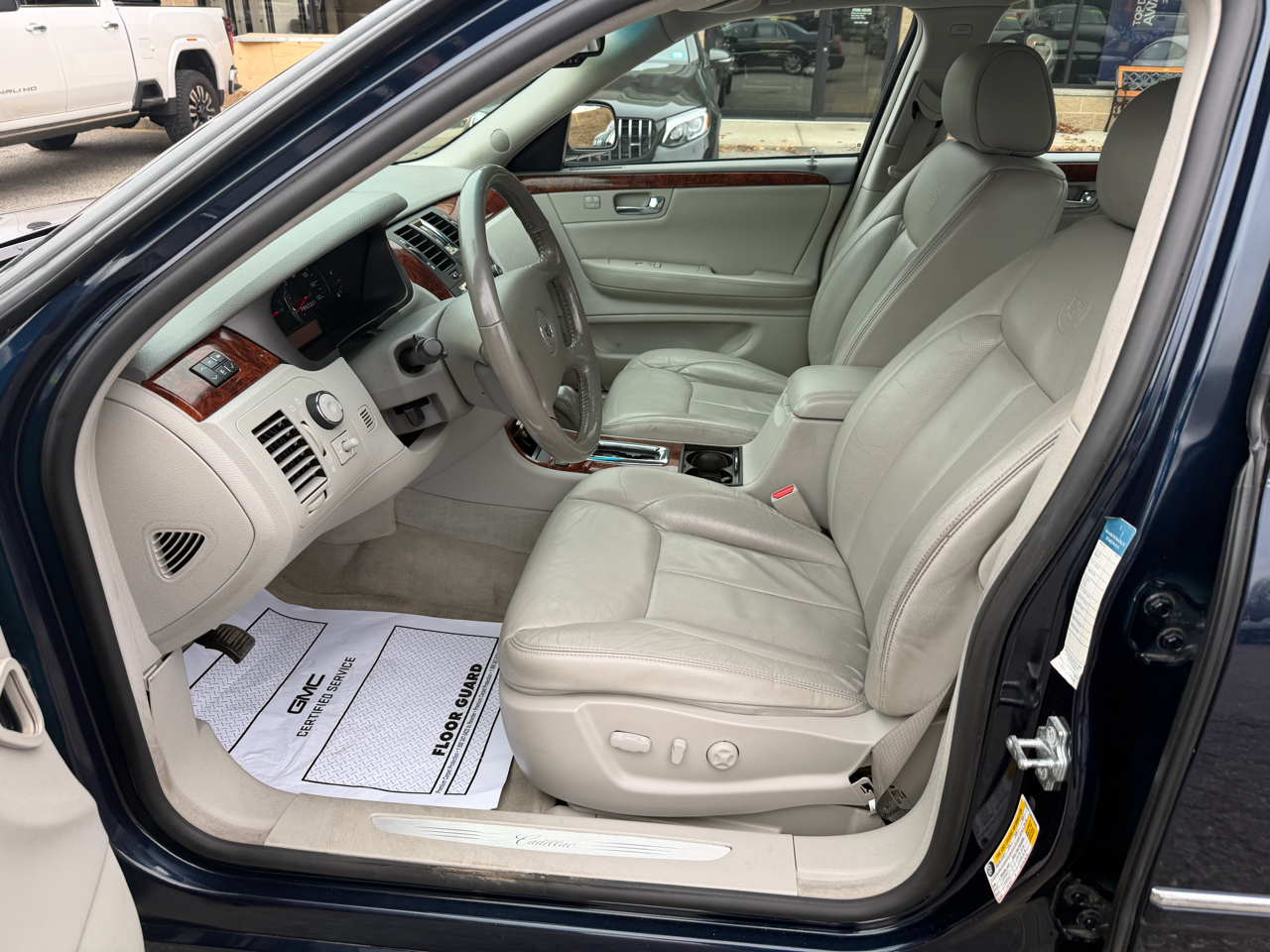 Cadillac DTS 4dr Sdn w/1SC 2006