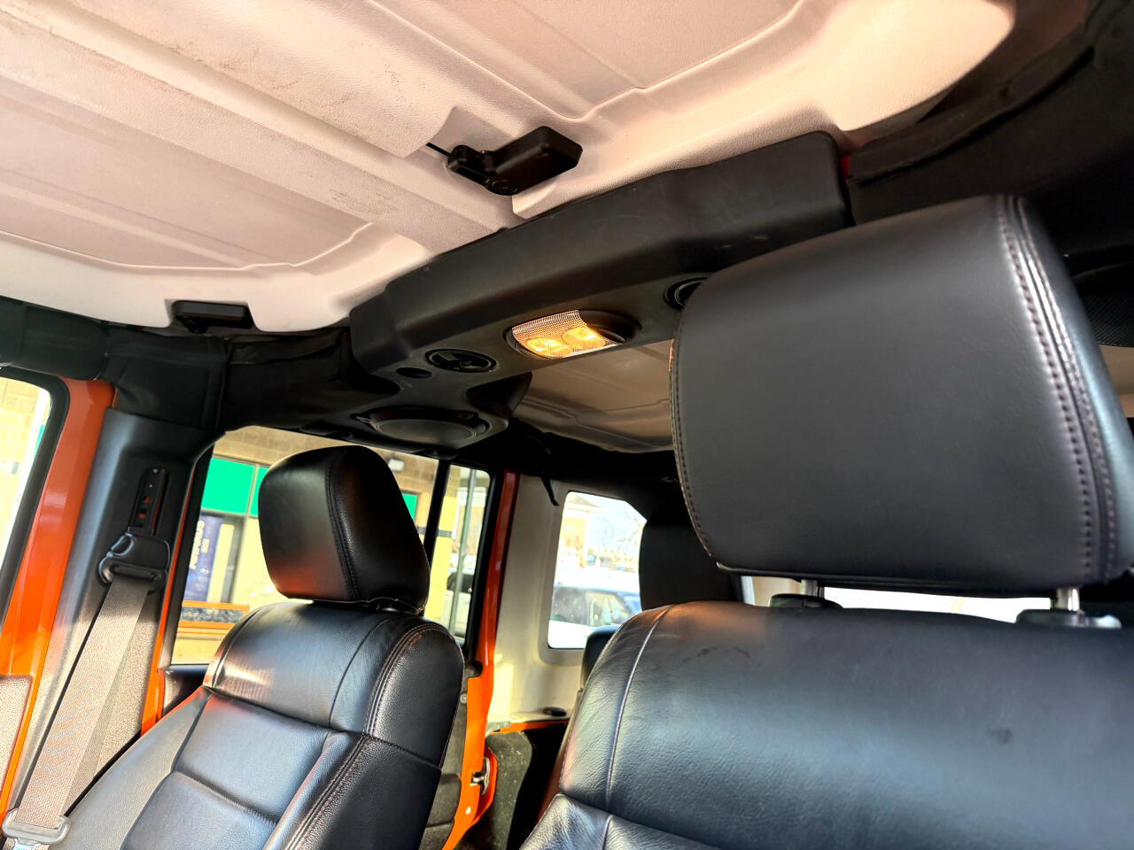 Jeep Wrangler Unlimited 4WD 4dr Sahara 2012