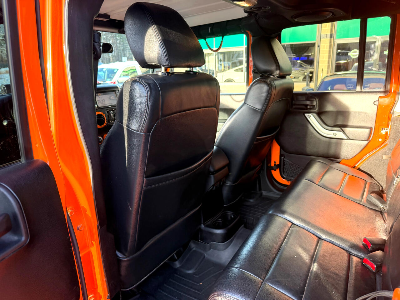 Jeep Wrangler Unlimited 4WD 4dr Sahara 2012