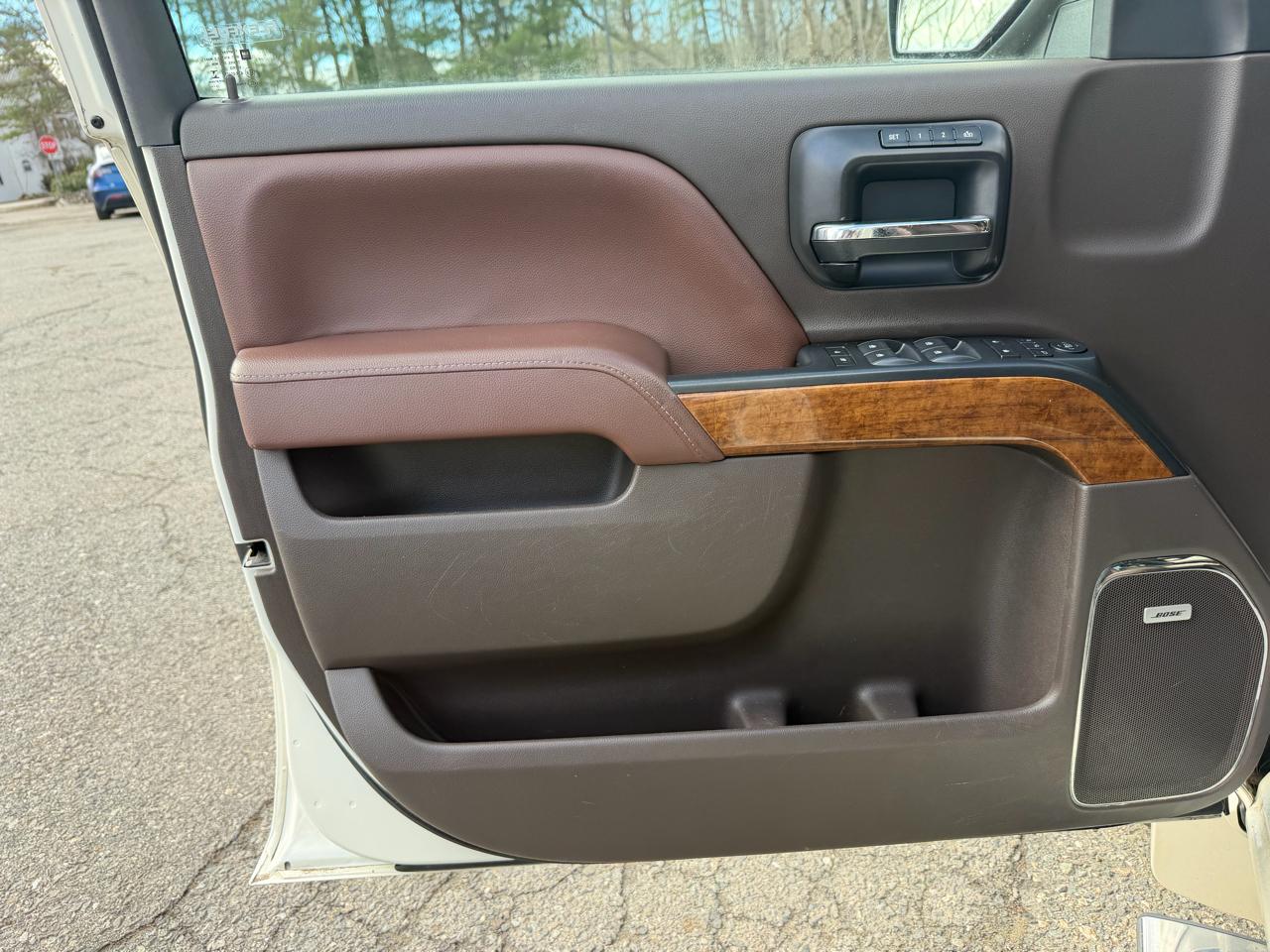 Chevrolet Silverado 1500 4WD Crew Cab 143.5" High Country 2014