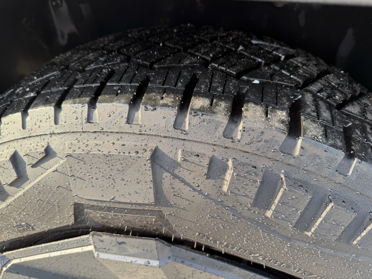 Tesla Cybertruck AWD 2024