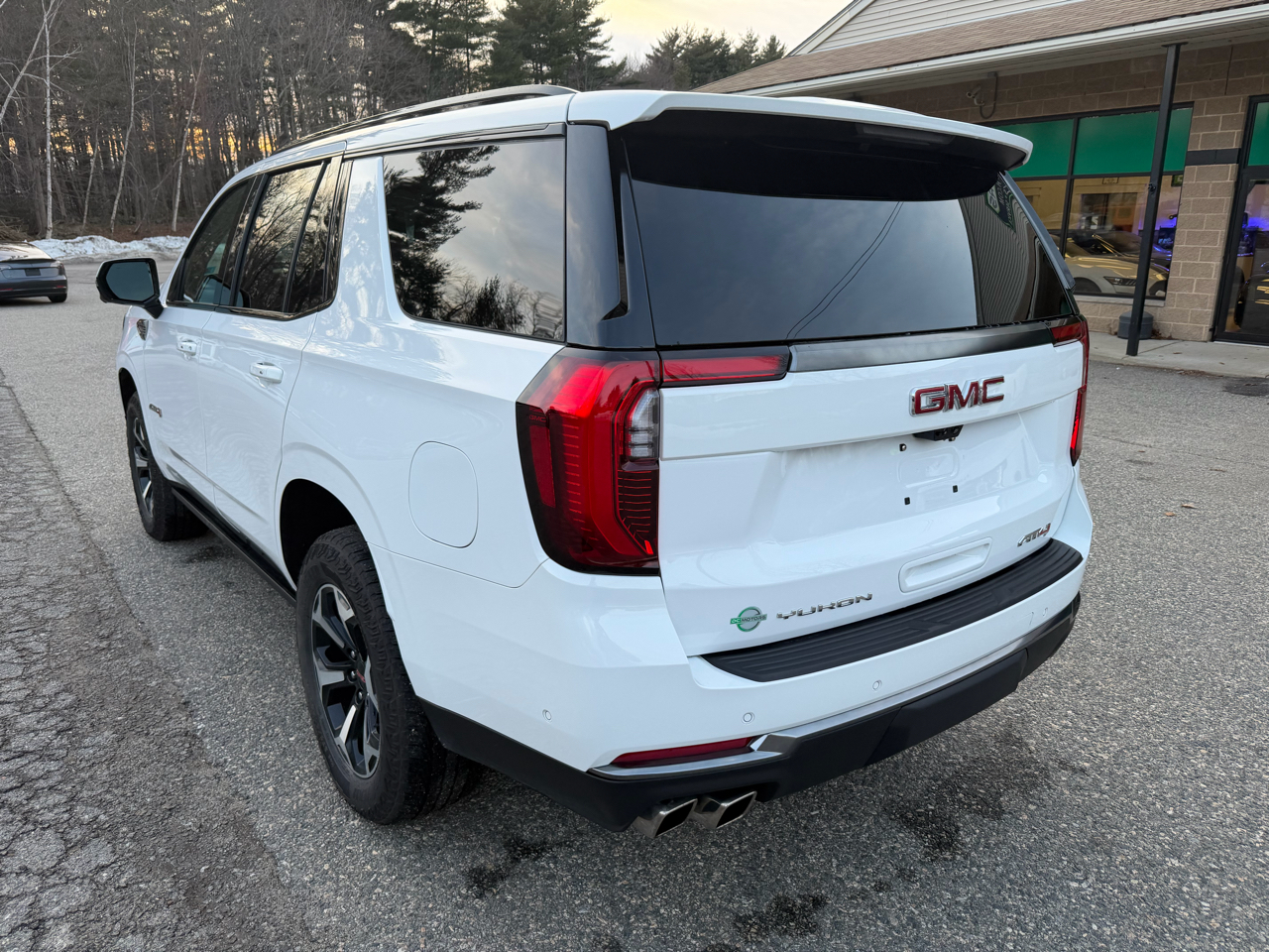 GMC Yukon 4WD 4dr AT4 2025