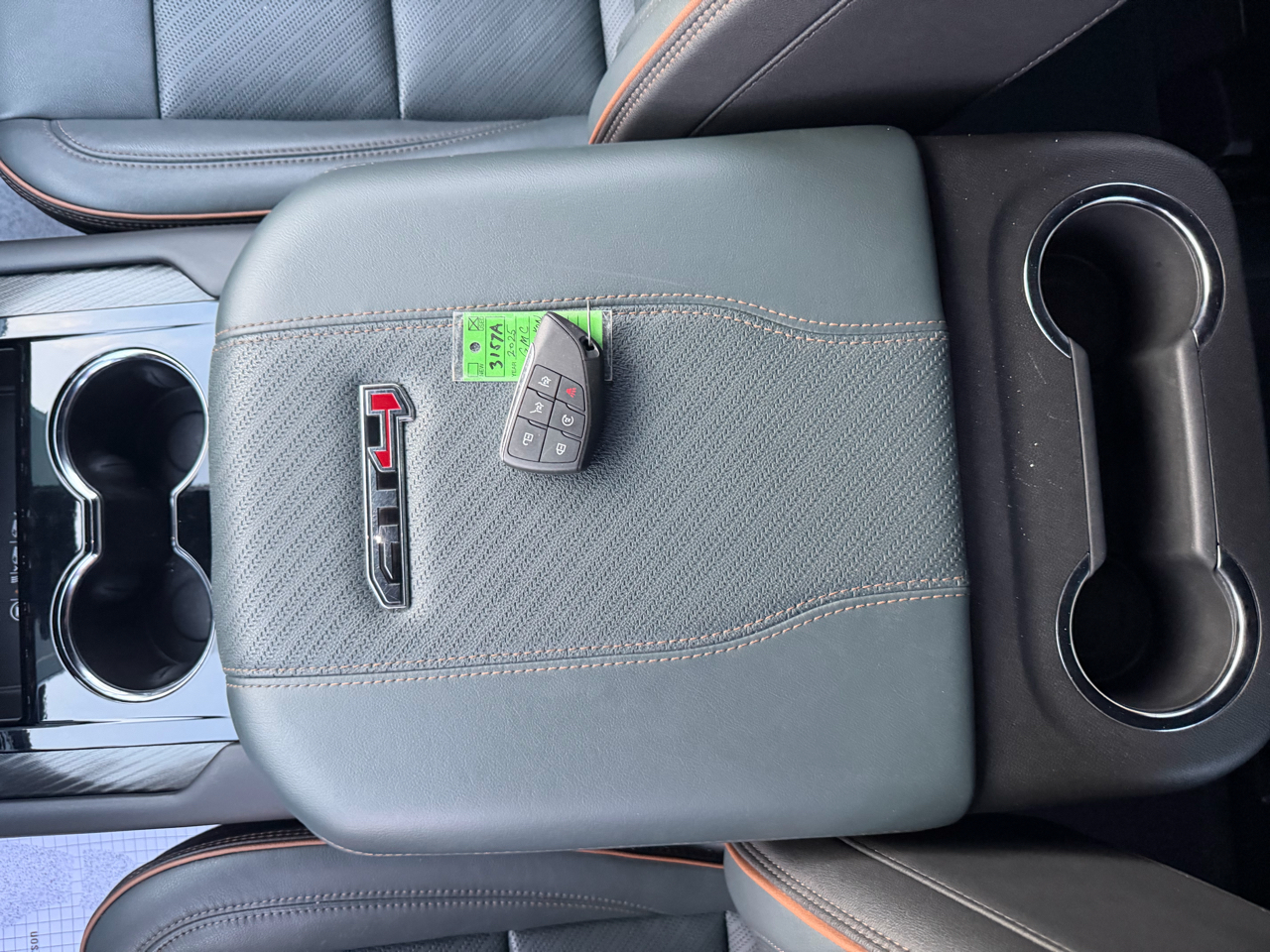 GMC Yukon 4WD 4dr AT4 2025