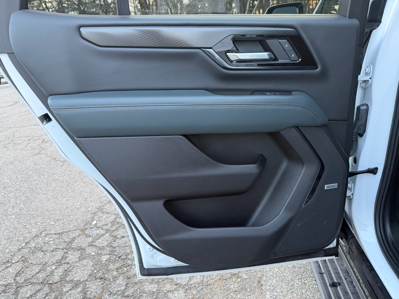 GMC Yukon 4WD 4dr AT4 2025