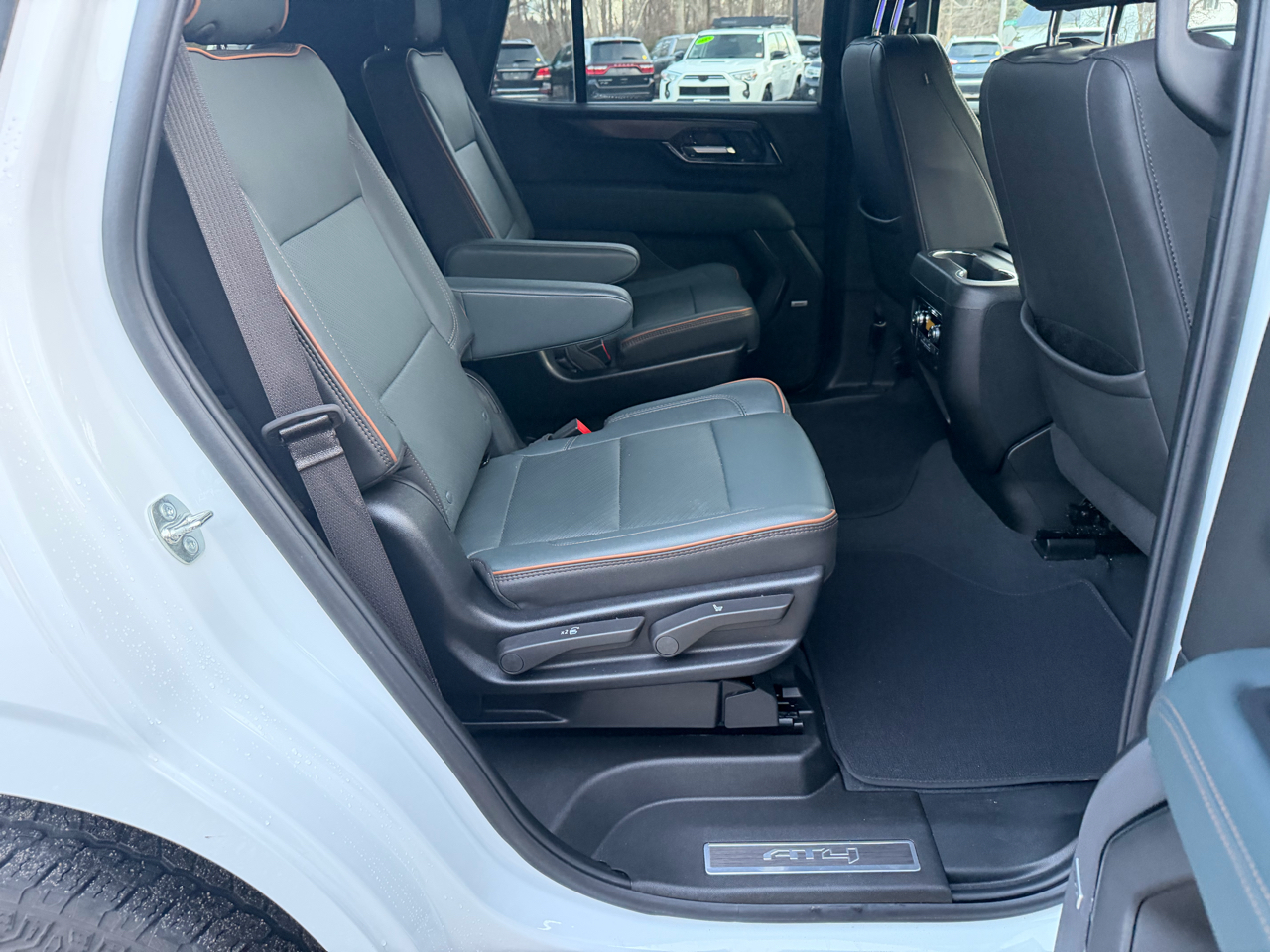 GMC Yukon 4WD 4dr AT4 2025