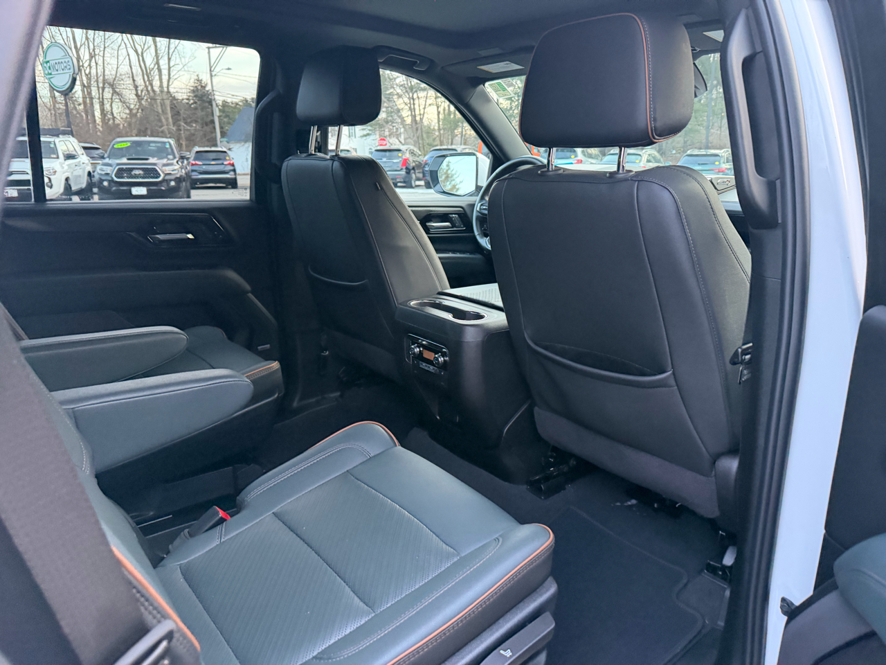 GMC Yukon 4WD 4dr AT4 2025