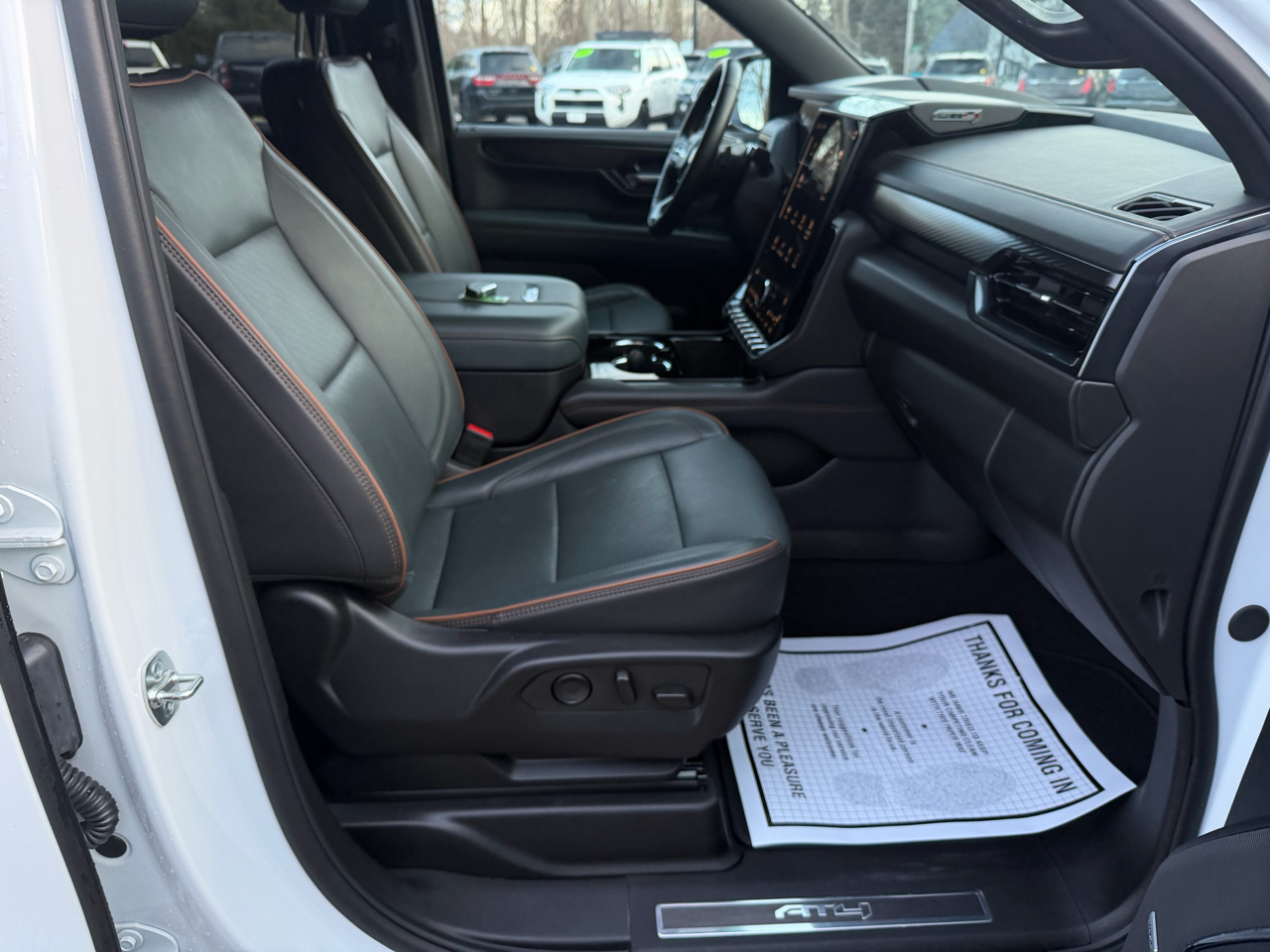 GMC Yukon 4WD 4dr AT4 2025