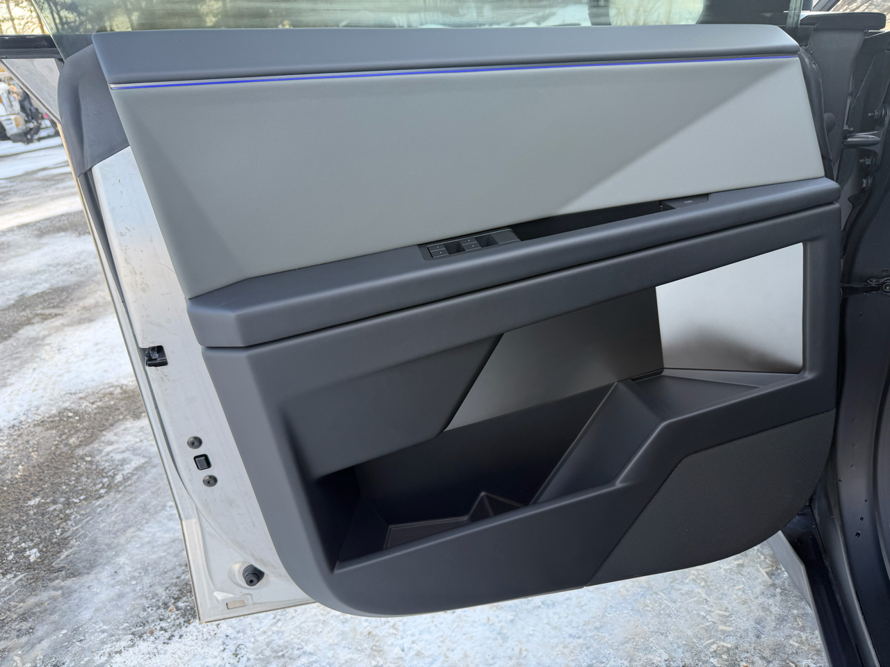 Tesla Cybertruck AWD 2025