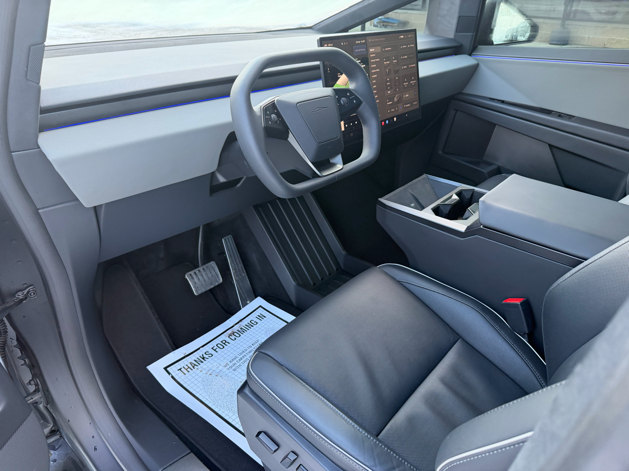 Tesla Cybertruck AWD 2025