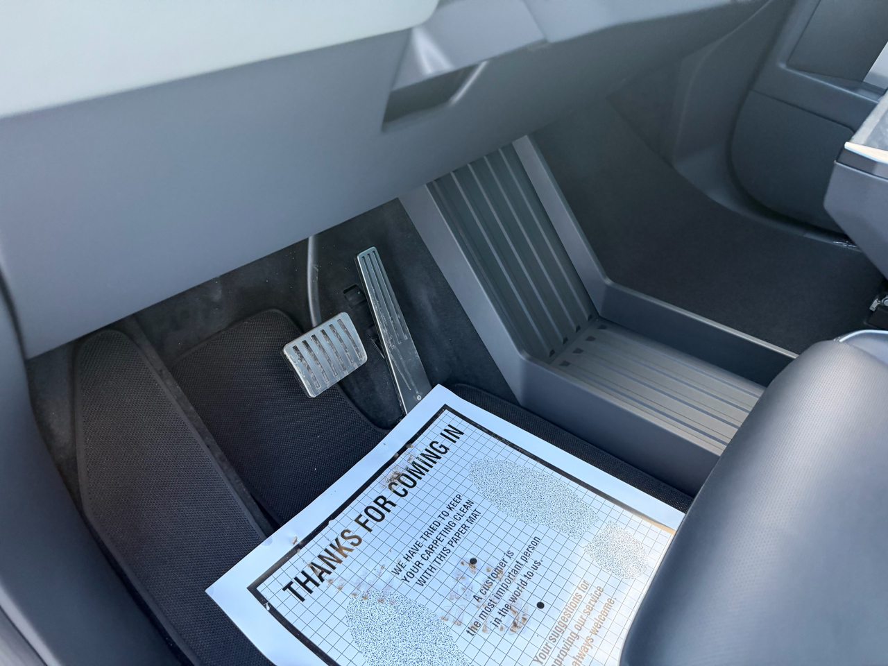 Tesla Cybertruck AWD 2025